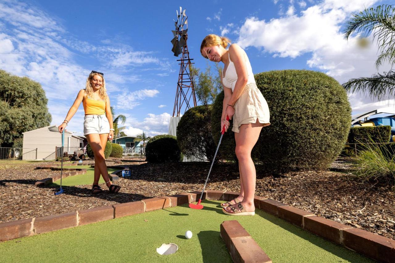 Big4 Deniliquin Holiday Park Exteriör bild