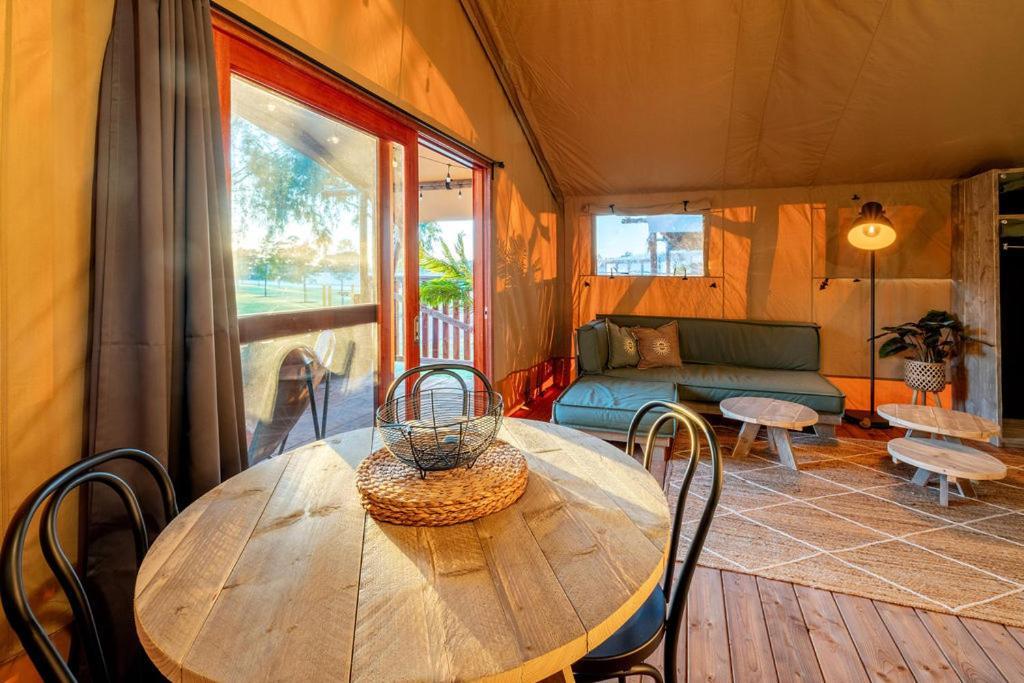 Big4 Deniliquin Holiday Park Exteriör bild