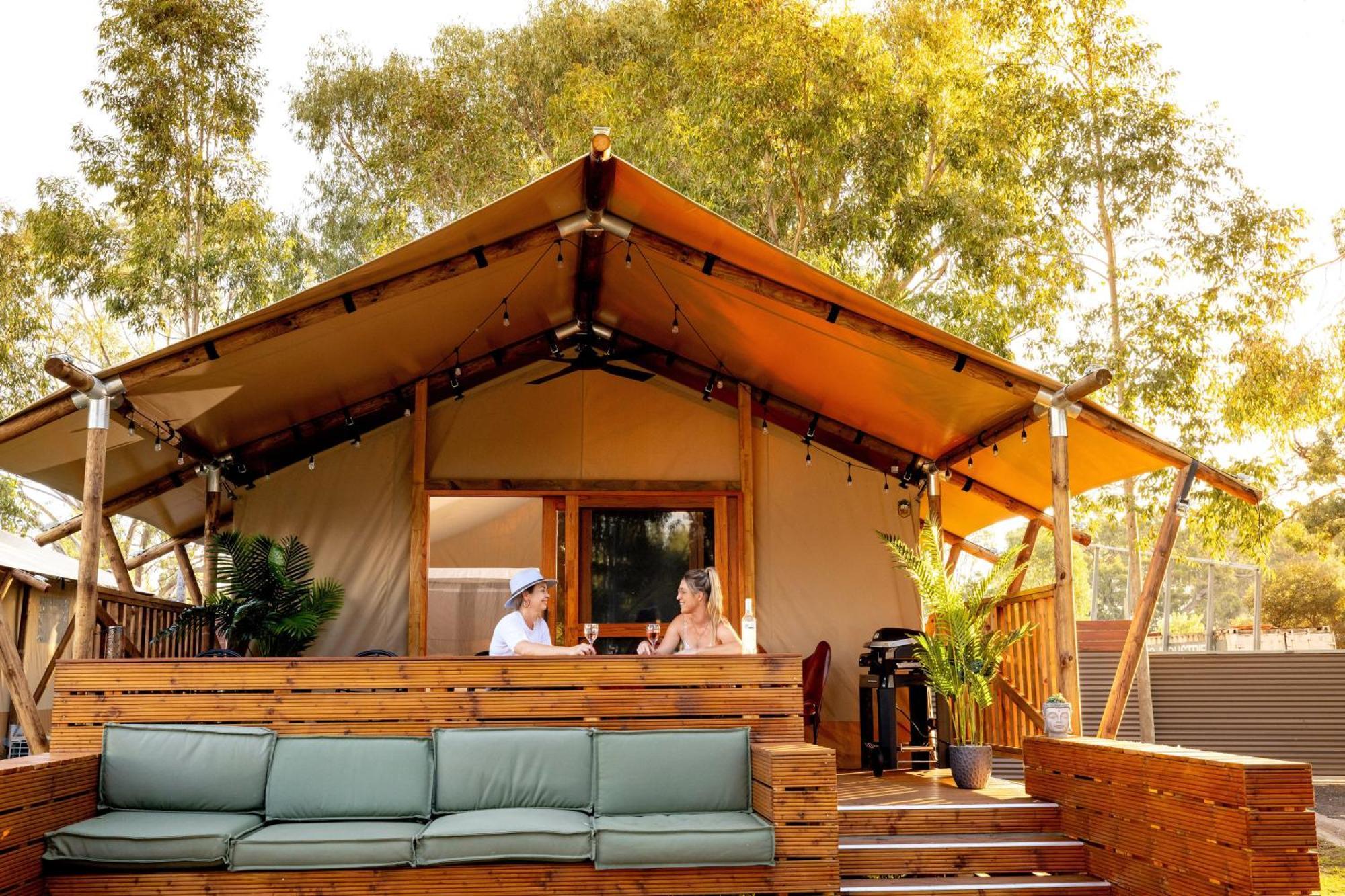 Big4 Deniliquin Holiday Park Exteriör bild