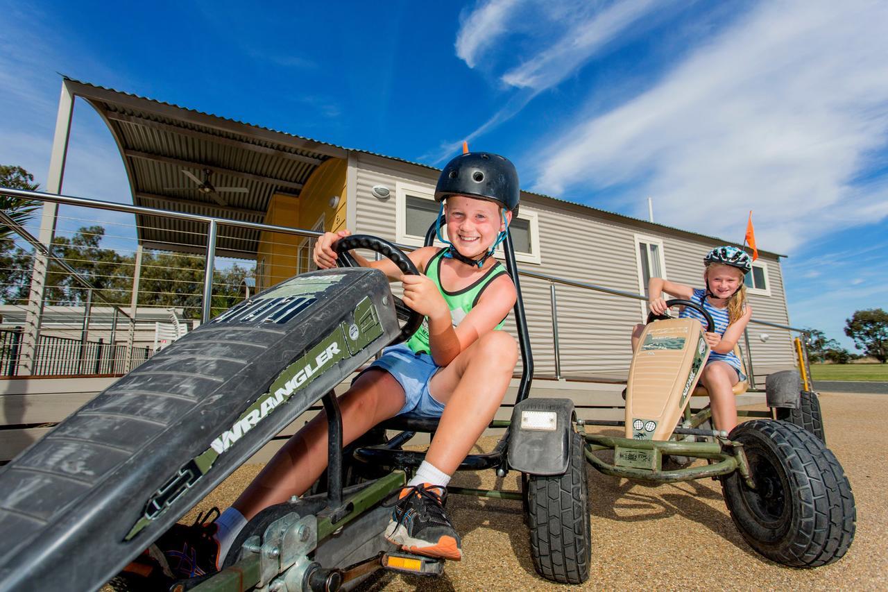 Big4 Deniliquin Holiday Park Exteriör bild